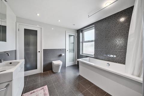 3 bedroom terraced house for sale, Lizban Street, Blackheath