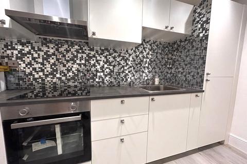 1 bedroom flat to rent, Hindhead Gardens, Northolt UB5