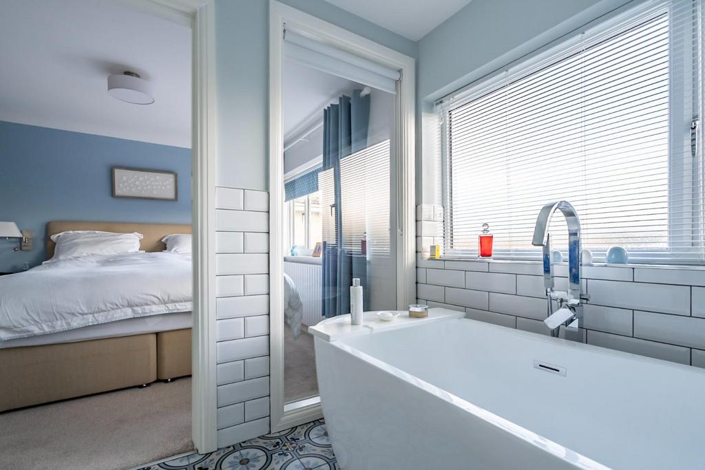 Ensuite Bathroom