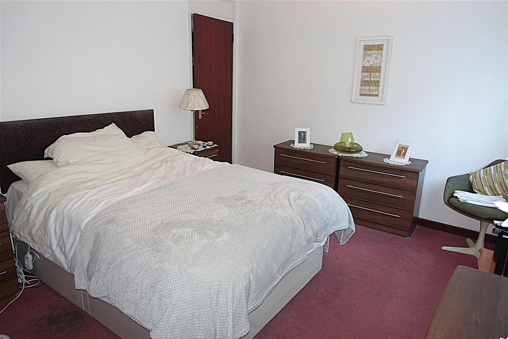 BEDROOM 1.jpg