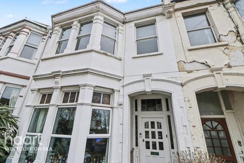 2 bedroom flat for sale, Seaforth Road, Westcliff-On-Sea