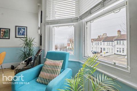 2 bedroom flat for sale, Seaforth Road, Westcliff-On-Sea