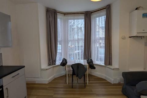 1 bedroom apartment to rent, Flat 4, Cardiff CF24