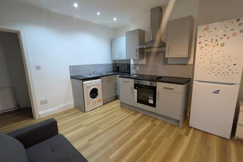 1 bedroom apartment to rent, Flat 4, Cardiff CF24