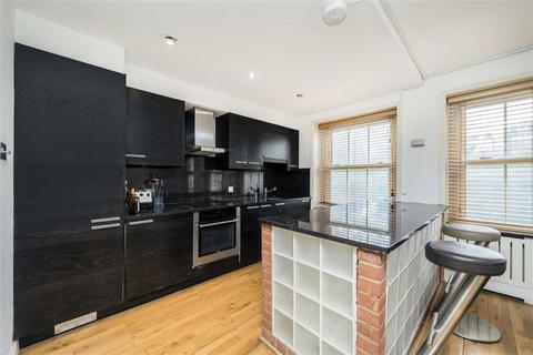 3 bedroom flat to rent, Ennismore Gardens, London SW7