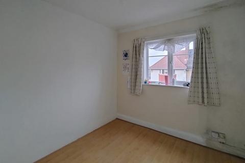 4 bedroom flat for sale, 6A Odeon Parade, Allendale Road, Greenford, Middlesex, UB6 0RS