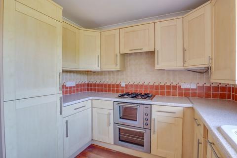2 bedroom end of terrace house to rent, Stirling Way, Sutton, CB6