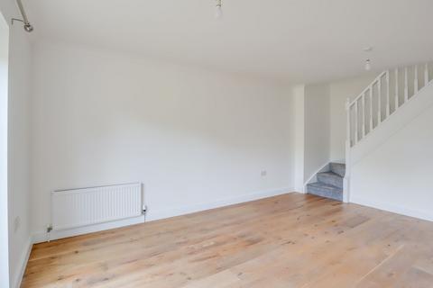 2 bedroom end of terrace house to rent, Stirling Way, Sutton, CB6