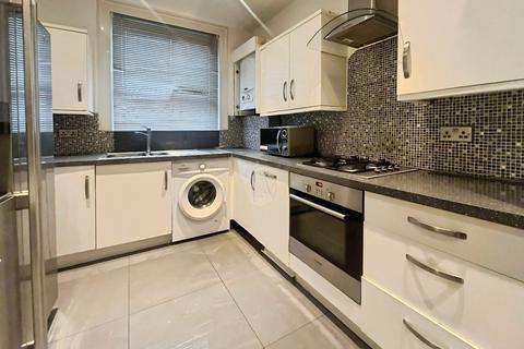 undefined, Pump Alley, Brentford, Middlesex, TW8