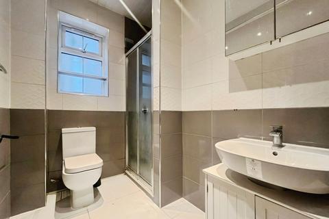 undefined, Pump Alley, Brentford, Middlesex, TW8