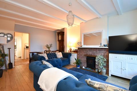 2 bedroom terraced house for sale, Oakfield Road, Hastings