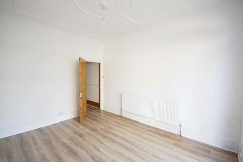 4 bedroom house to rent, Audley Road, London NW4