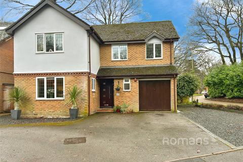 4 bedroom detached house for sale, Howard Drive, Farnborough, Hampshire
