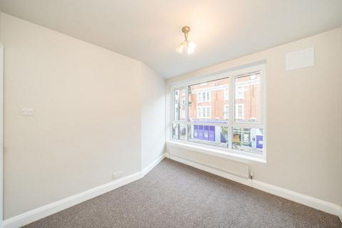 2 bedroom flat to rent, Tooting High Street, London SW17