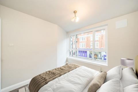 2 bedroom flat to rent, Tooting High Street, London SW17