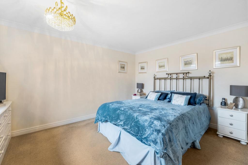 17 Saint James Way (Moulton Chapel)-20