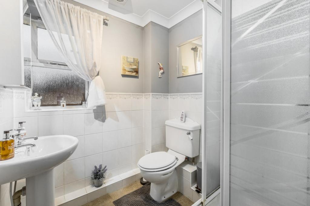17 Saint James Way (Moulton Chapel)-21