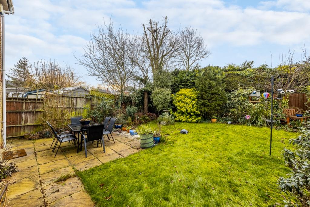 17 Saint James Way (Moulton Chapel)-10