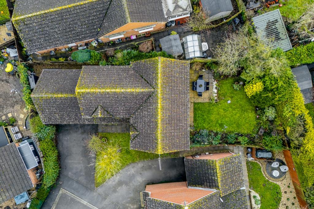 17 Saint James Way (Moulton Chapel)-3