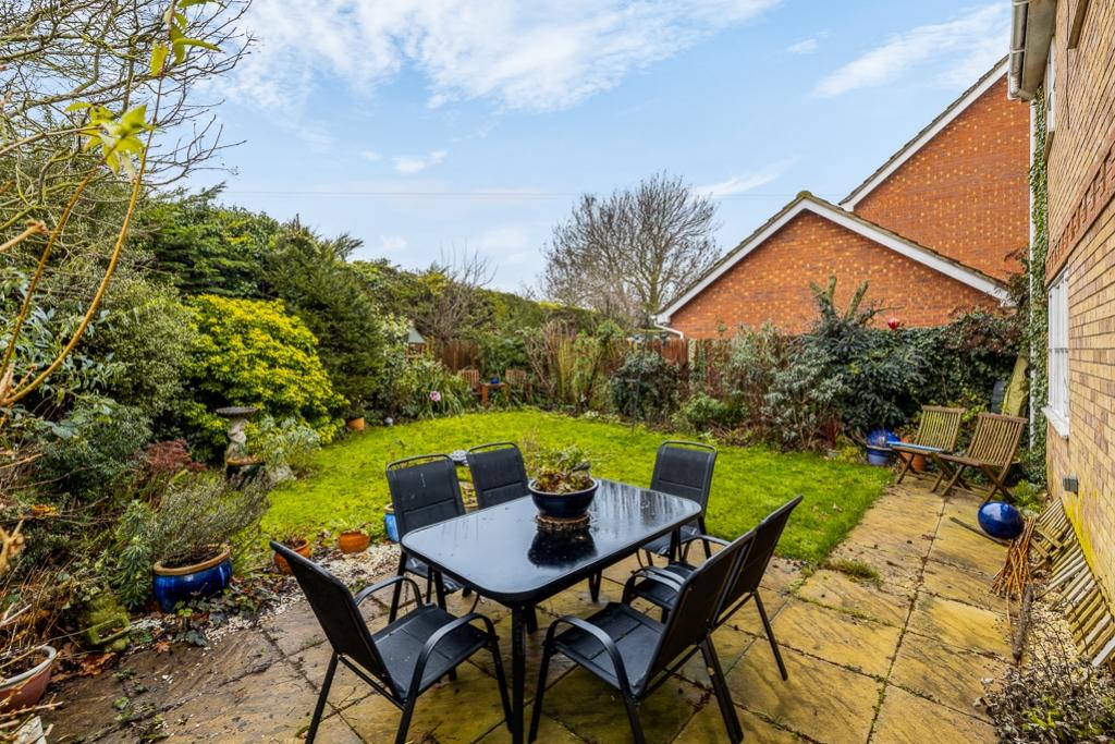 17 Saint James Way (Moulton Chapel)-8