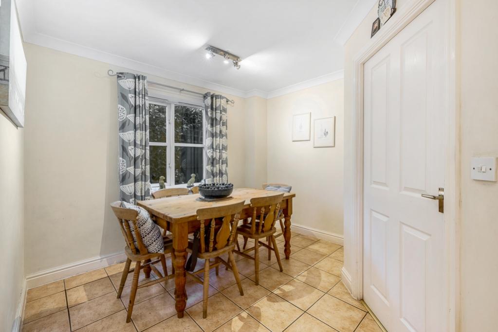 17 Saint James Way (Moulton Chapel)-12