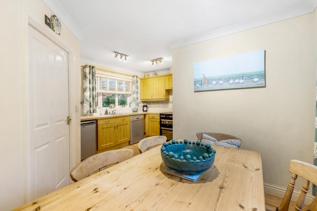 17 Saint James Way (Moulton Chapel)-13