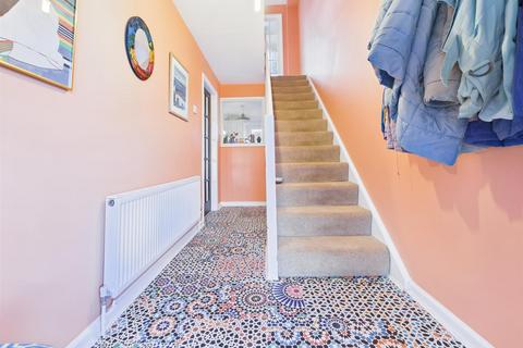 3 bedroom semi-detached house for sale, Willow Drive, Bridlington