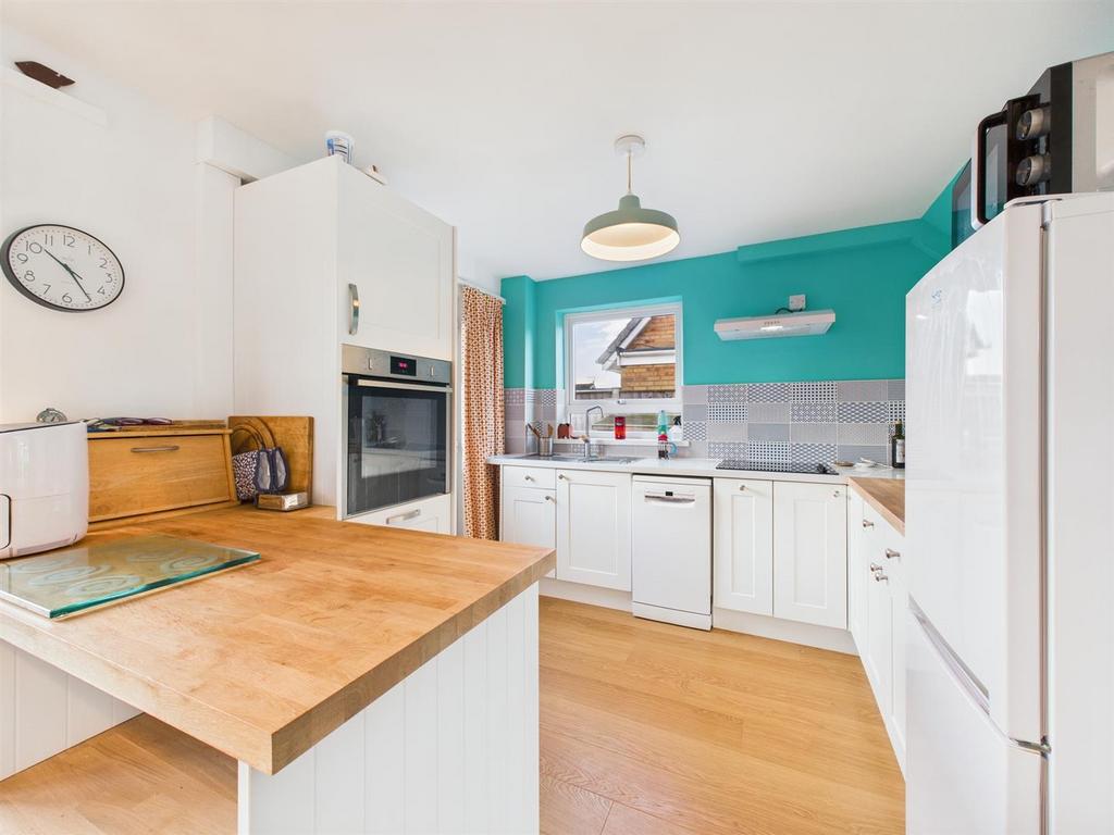 Kitchen: