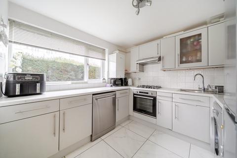 1 bedroom flat for sale, Peregrine Road, Sunbury-On-Thames, TW16