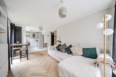 1 bedroom flat for sale, Peregrine Road, Sunbury-On-Thames, TW16