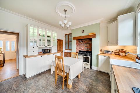4 bedroom terraced house for sale, Methley Grove, Leeds LS7