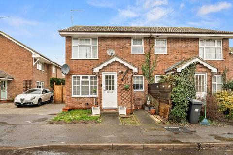 1 bedroom flat to rent, Slade Road, Chertsey KT16