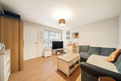 1 bedroom flat to rent, Slade Road, Chertsey KT16