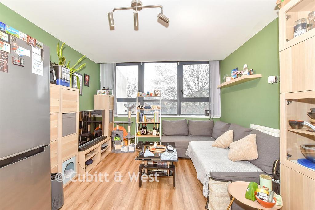 Lounge/Kitchen