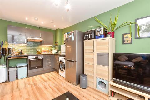 2 bedroom flat for sale, Kingston Crescent, Portsmouth, Hampshire