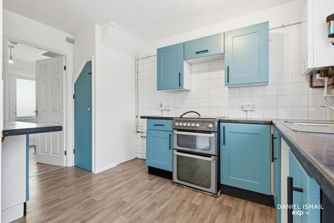 3 bedroom terraced house for sale, Takely End, Basildon SS16