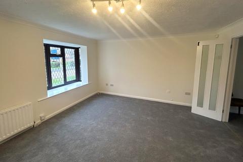 3 bedroom terraced house to rent, Dairymans Walk, Guildford GU4