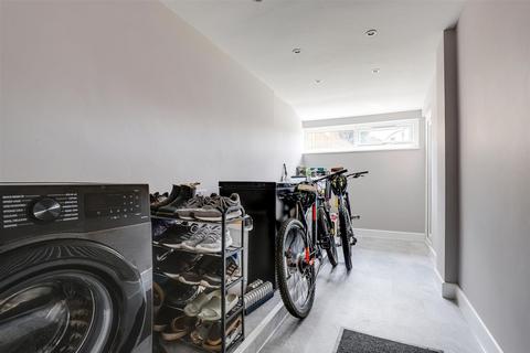 3 bedroom detached house for sale, Brownlow Drive, Nottingham NG5