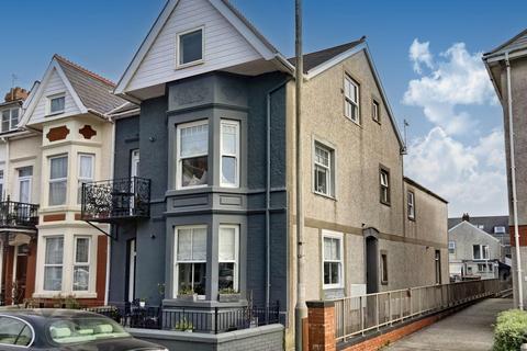 2 bedroom flat for sale, ESPLANADE AVENUE, PORTHCAWL, CF36 3YS