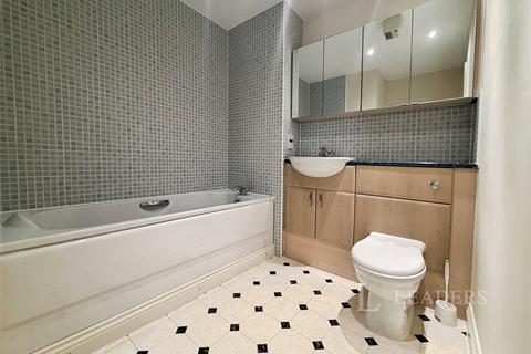 2 bedroom house to rent, Hagley Road West, Oldbury, B68