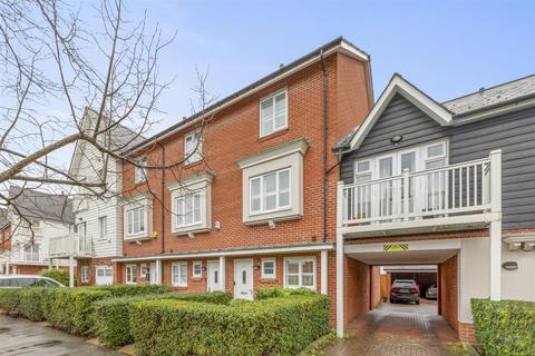 4 bedroom terraced house for sale, Chequers Avenue, High Wycombe HP11
