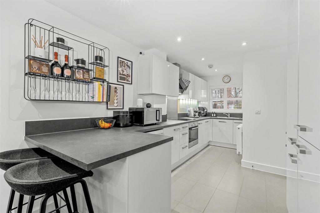 97 Chequers Ave, HP11 1 GP-7.jpg