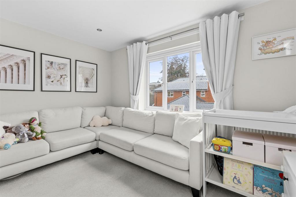 97 Chequers Ave, HP11 1 GP-6.jpg