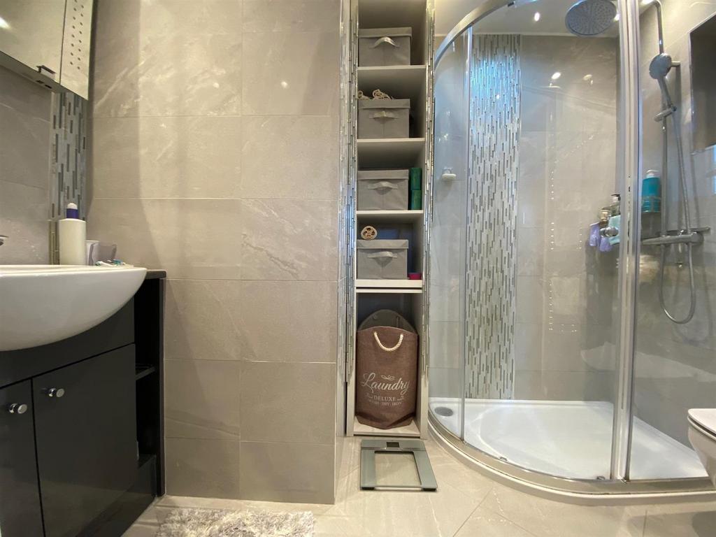 Ensuite.jpg