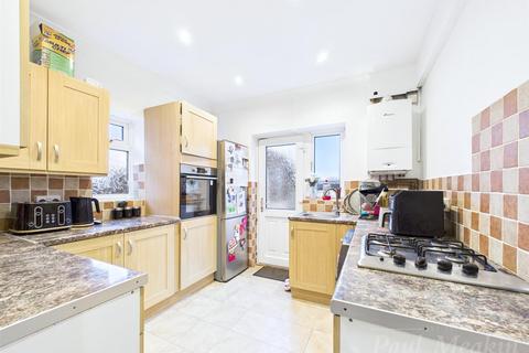 2 bedroom maisonette for sale, Redstart Close, New Addington, Croydon