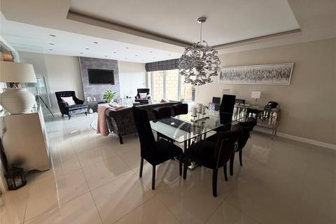 2 bedroom apartment for sale, Penstone Court, Century Wharf, Cardiff Bay, Cardiff, CF10