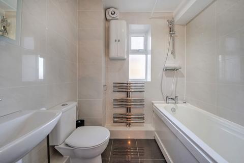 3 bedroom apartment for sale, Lawn Terrace, London