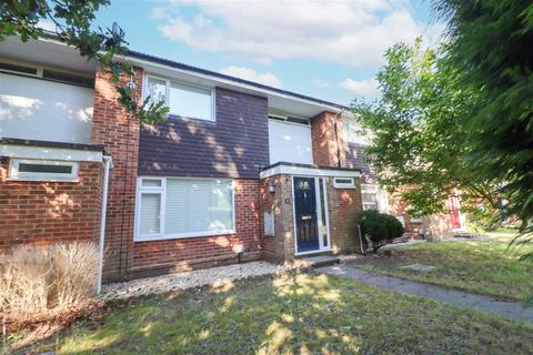 3 bedroom terraced house for sale - The Croft, Fleet GU51