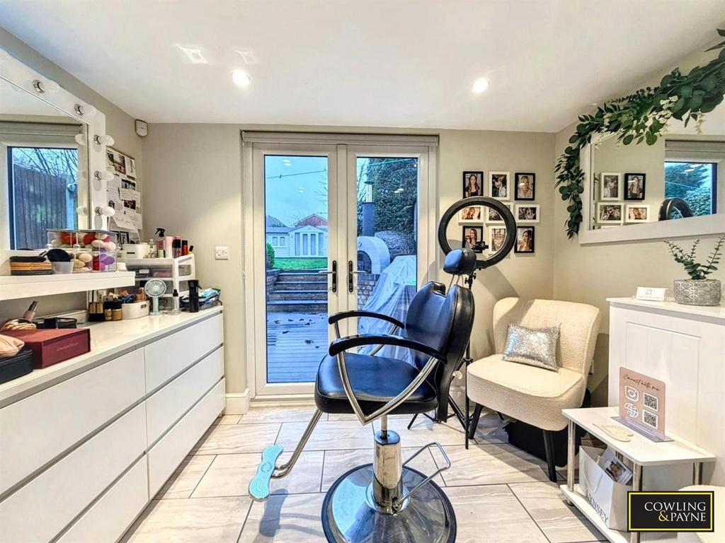 Office/salon