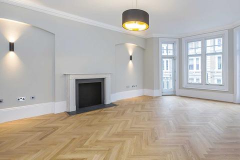 4 bedroom apartment to rent, Old Brompton Road, London